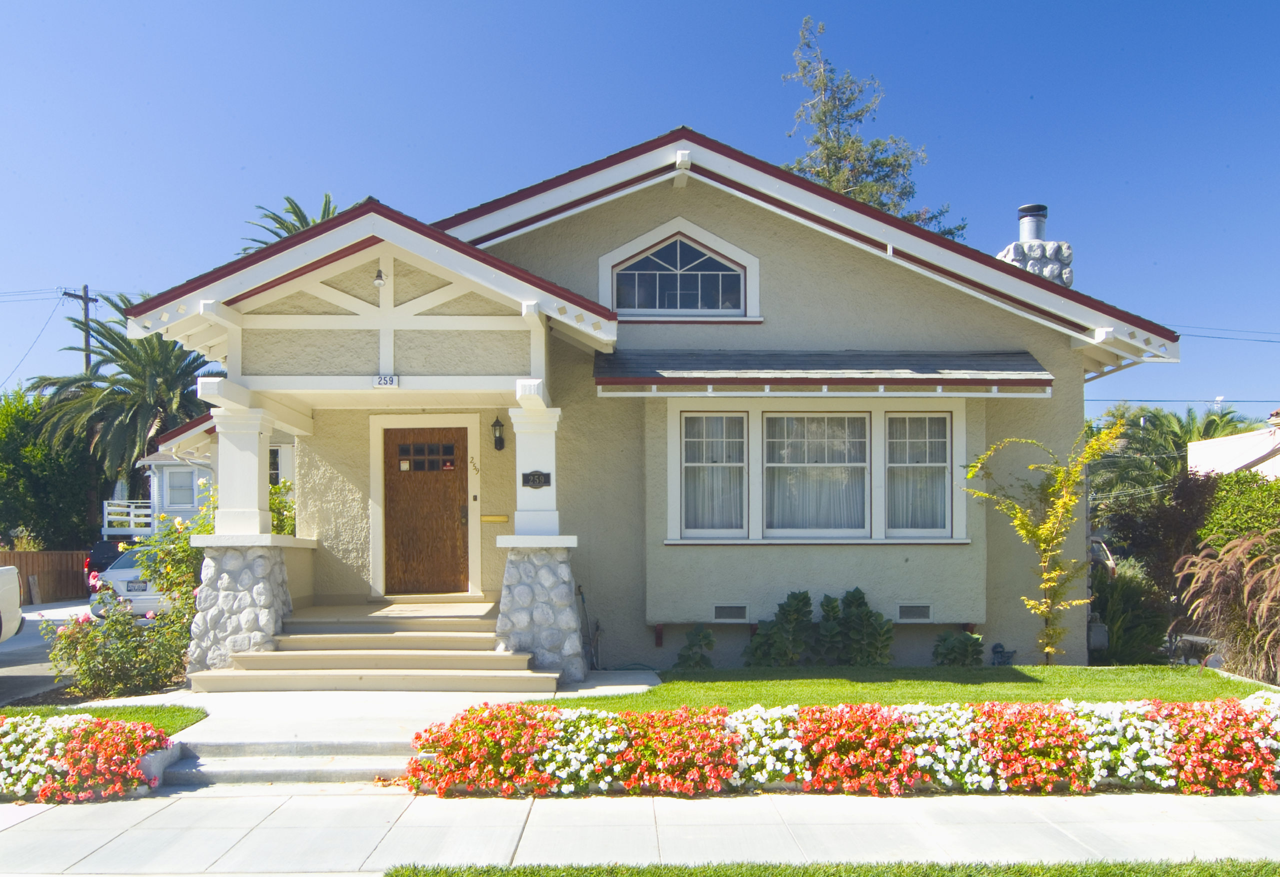 A photo of a craftsman style bungalow.